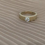 DAINTY DIAMOND RING